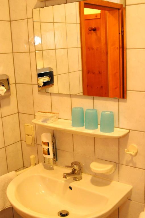 Gasthof Zum Kauzen Ochsenfurt Habitación foto